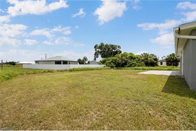 3061 Adcock Dr, Labelle, FL 33935 - Photo 18