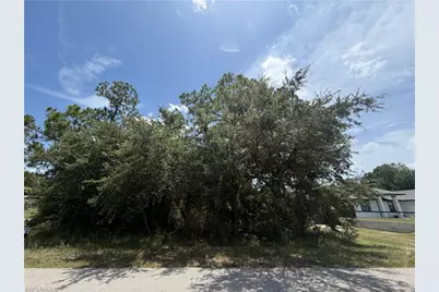 806 E 6th St, Lehigh Acres, FL 33972 - Photo 2