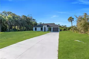 644 Woodcrest Dr, Lehigh Acres, FL 33972 - Photo 4