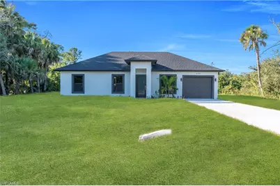 644 Woodcrest Dr, Lehigh Acres, FL 33972 - Photo 6
