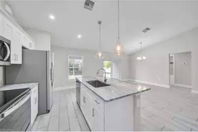 4326 NE 24th Pl, Cape Coral, FL 33909 - Photo 10