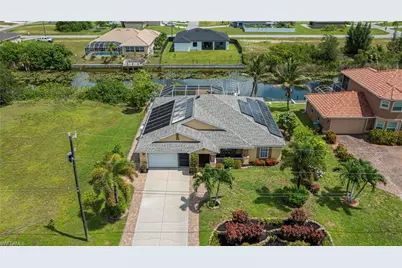201 NE 17th Ter, Cape Coral, FL 33909 - Photo 2