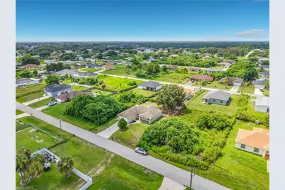 3027 38th St SW, Lehigh Acres, FL 33976 - Photo 2