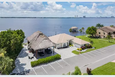 15475 Admiralty Cir, North Fort Myers, FL 33917 - Photo 2