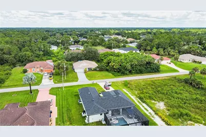 613 Hibiscus Ave, Lehigh Acres, FL 33972 - Photo 20