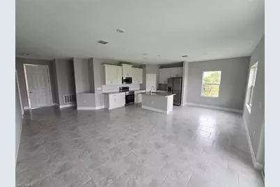 1021 Alcalde St E, Lehigh Acres, FL 33974 - Photo 4