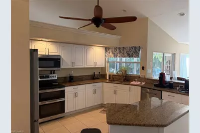 618 SE 18th St, Cape Coral, FL 33990 - Photo 6