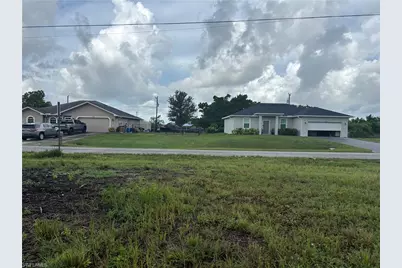2155 NE 20th Ln, Cape Coral, FL 33909 - Photo 2