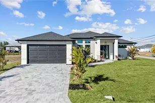 1430 NE 6th Pl, Cape Coral, FL 33909 - Photo 2