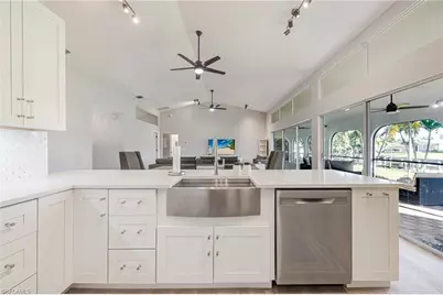 2015 SE 13th St, Cape Coral, FL 33990 - Photo 28
