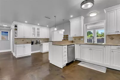 2413 Dover Ave, Fort Myers, FL 33907 - Photo 20