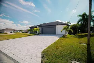 2000 SW 31st Terrace, Cape Coral, FL 33914 - Photo 2
