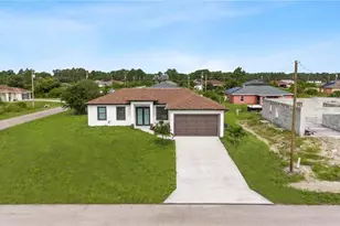 744 Oakridge Ave S, Lehigh Acres, FL 33974 - Photo 6