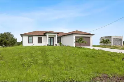 744 Oakridge Ave S, Lehigh Acres, FL 33974 - Photo 4