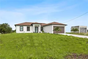 744 Oakridge Ave S, Lehigh Acres, FL 33974 - Photo 4