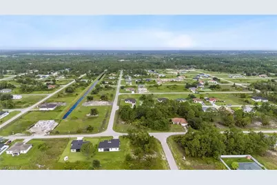 744 Oakridge Ave S, Lehigh Acres, FL 33974 - Photo 12