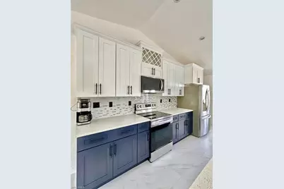 2321 NE 39th St, Cape Coral, FL 33909 - Photo 6