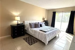 4906 Victoria Dr, Cape Coral, FL 33904 - Photo 8