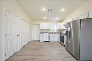 9026 Maywood Cir, Labelle, FL 33935 - Photo 12