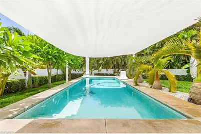914 Dolphin Dr, Cape Coral, FL 33904 - Photo 10