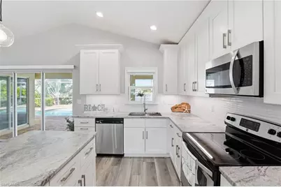 1723 SW 31st Ln, Cape Coral, FL 33914 - Photo 8