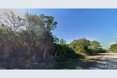 321 Lincoln Blvd, Lehigh Acres, FL 33936 - Photo 4
