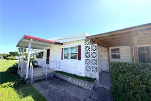 139 Gaslight Ave, North Fort Myers, FL 33917 - Photo 4