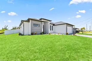 212 Kismet Pkwy W, Cape Coral, FL 33993 - Photo 2