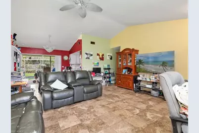 209 NE 9th Ct, Cape Coral, FL 33909 - Photo 12