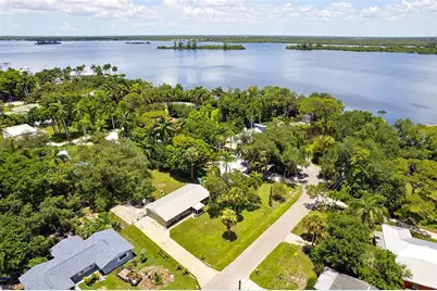 306 Chattanooga Dr, Fort Myers, FL 33905 - Photo 2
