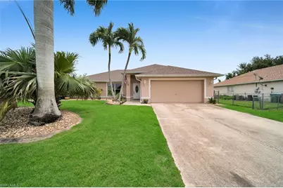 813 SW 11th Pl, Cape Coral, FL 33991 - Photo 4