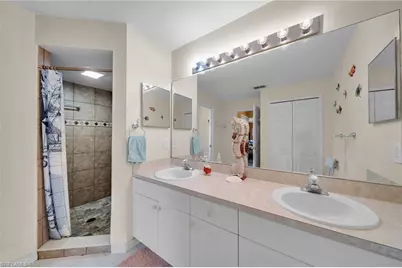 813 SW 11th Pl, Cape Coral, FL 33991 - Photo 20