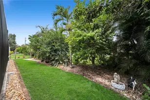 813 SW 11th Pl, Cape Coral, FL 33991 - Photo 30