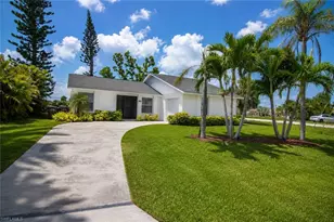 1913 SE 15th Pl, Cape Coral, FL 33990 - Photo 1