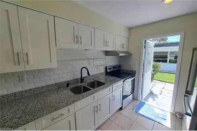 11 Hamlin Ct, Lehigh Acres, FL 33936 - Photo 10