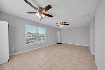11 Hamlin Ct, Lehigh Acres, FL 33936 - Photo 4