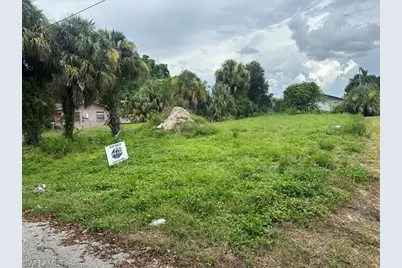 2143 Davis St, Fort Myers, FL 33916 - Photo 2