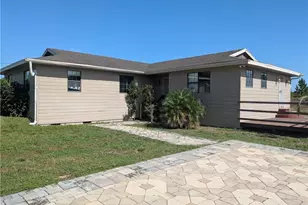 925 Foxdale Ave, Lehigh Acres, FL 33974 - Photo 1