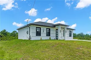 726 Clancy St E, Lehigh Acres, FL 33974 - Photo 2