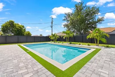 306 NE 11th St, Cape Coral, FL 33909 - Photo 22