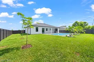 306 NE 11th St, Cape Coral, FL 33909 - Photo 2