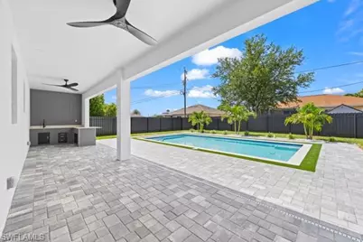 306 NE 11th St, Cape Coral, FL 33909 - Photo 18