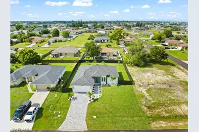 306 NE 11th St, Cape Coral, FL 33909 - Photo 16