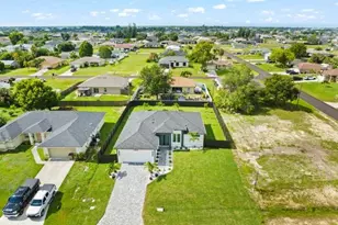 306 NE 11th St, Cape Coral, FL 33909 - Photo 16
