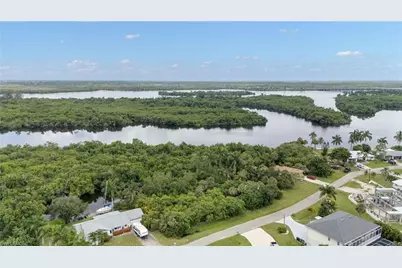 315 Shore Dr, Fort Myers, FL 33905 - Photo 6