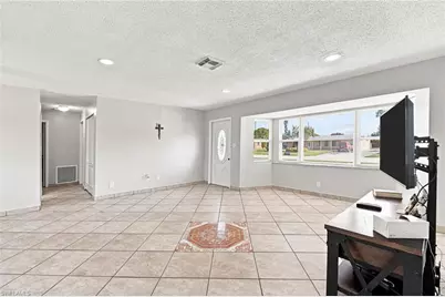 18186 Iris Rd, Fort Myers, FL 33967 - Photo 4