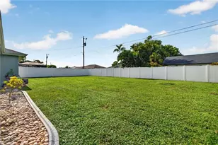 141 SE 18th St, Cape Coral, FL 33990 - Photo 24