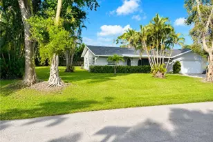 5419 Avenue E, Bokeelia, FL 33922 - Photo 2