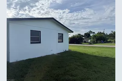 212 Davis Rd, Lehigh Acres, FL 33936 - Photo 6