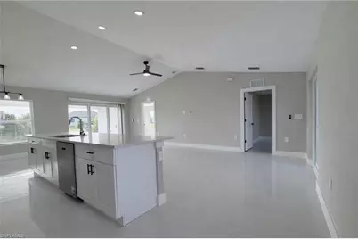 111 NW 19th Pl, Cape Coral, FL 33993 - Photo 4